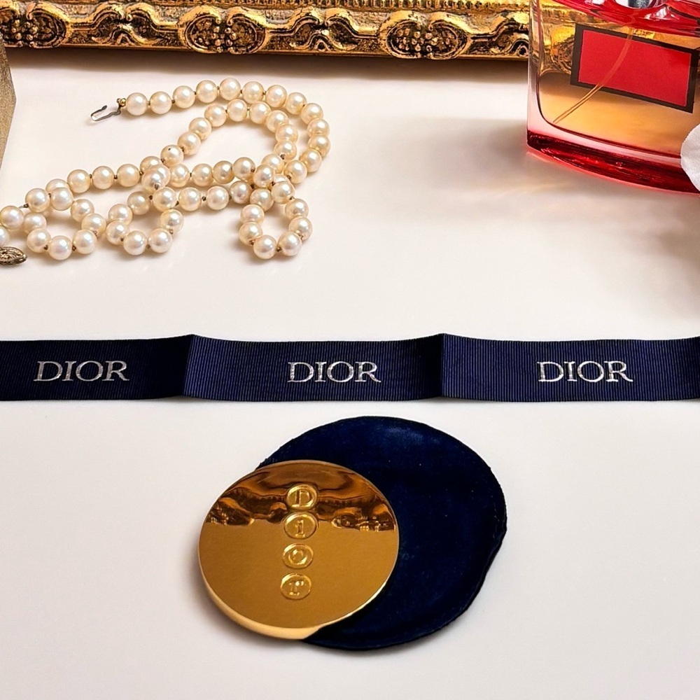 DIOR VINTAGE COMPACT MIRROR AND SLEEVE IN EXCELLENT CONDITION